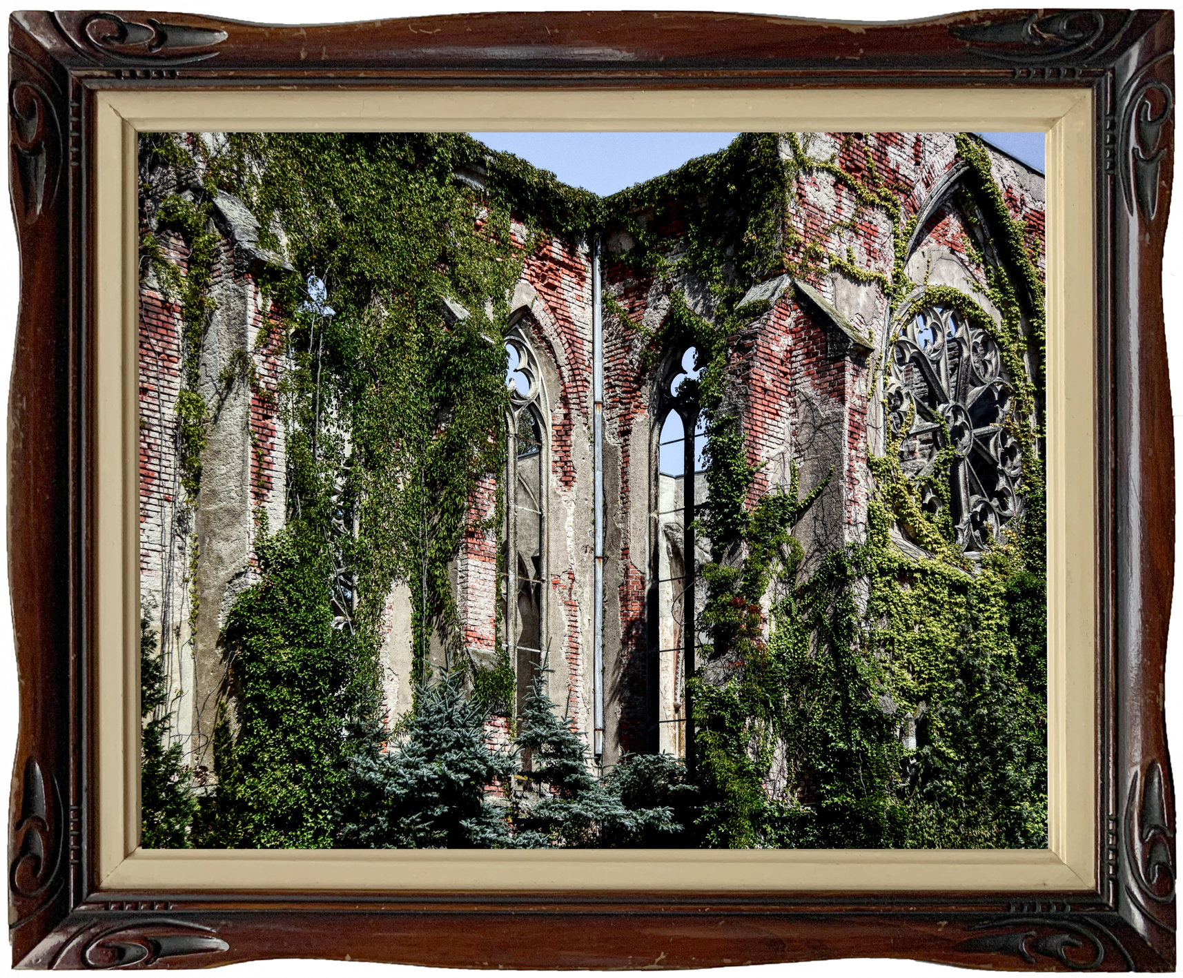 Interieur van een vervallen, verwoeste kerk in Wachau, Leipzig, met zichtbare architecturale resten en mogelijk invloeden van bruinkoolmijnbouw.